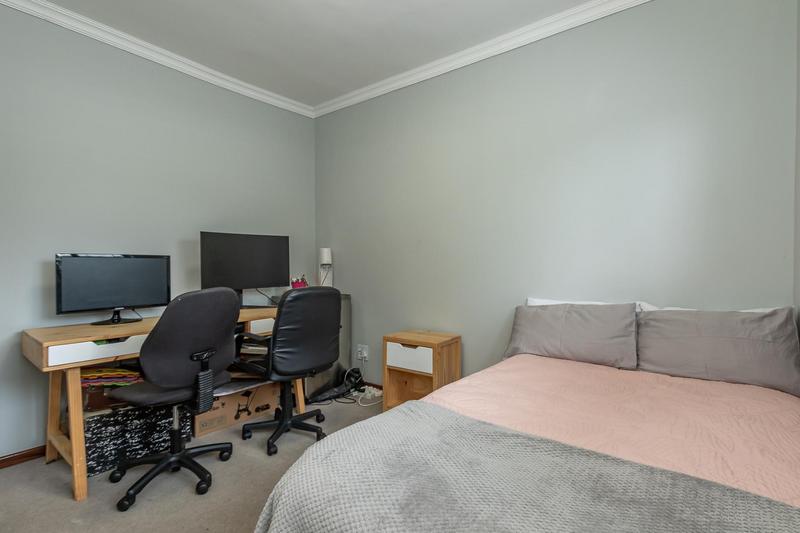 2 Bedroom Property for Sale in Pinelands Western Cape